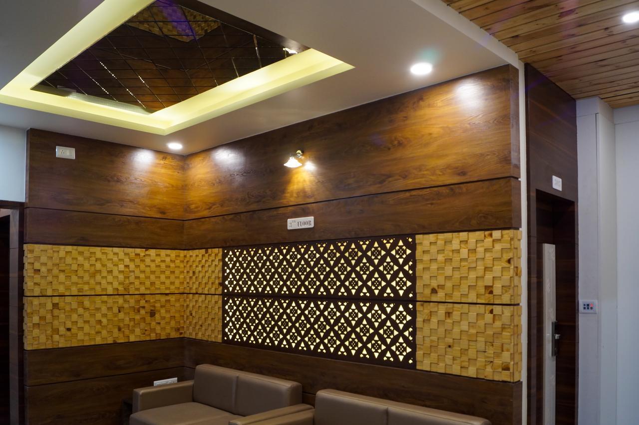 Hotel Midtown Vadodara Eksteriør billede