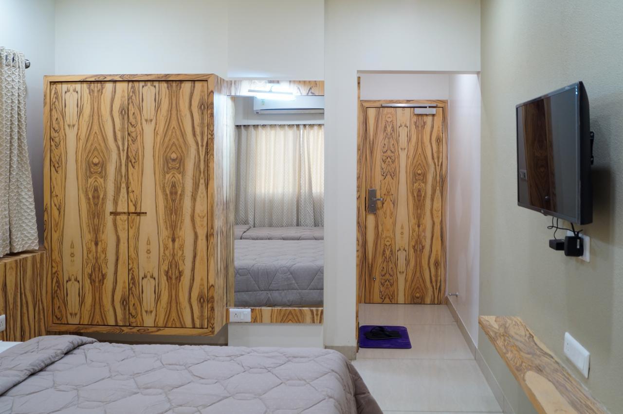 Hotel Midtown Vadodara Eksteriør billede