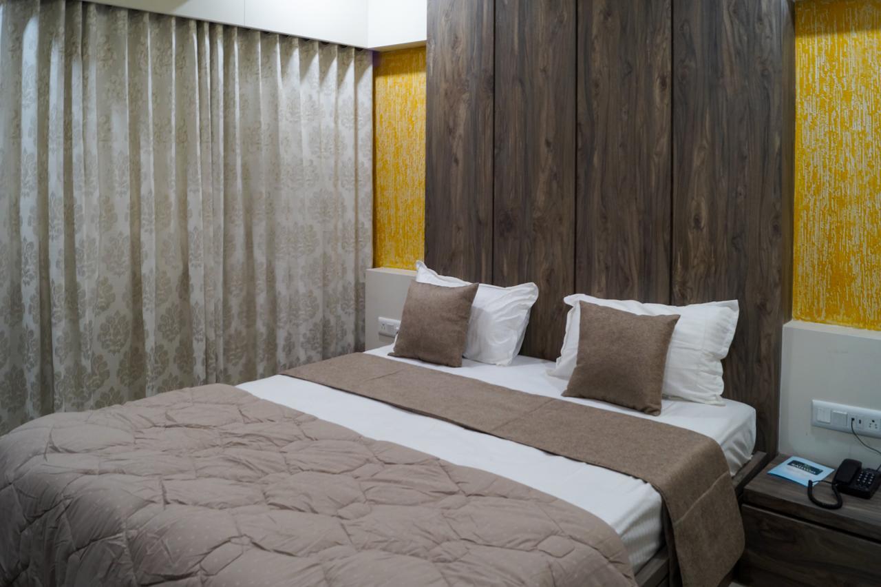 Hotel Midtown Vadodara Eksteriør billede