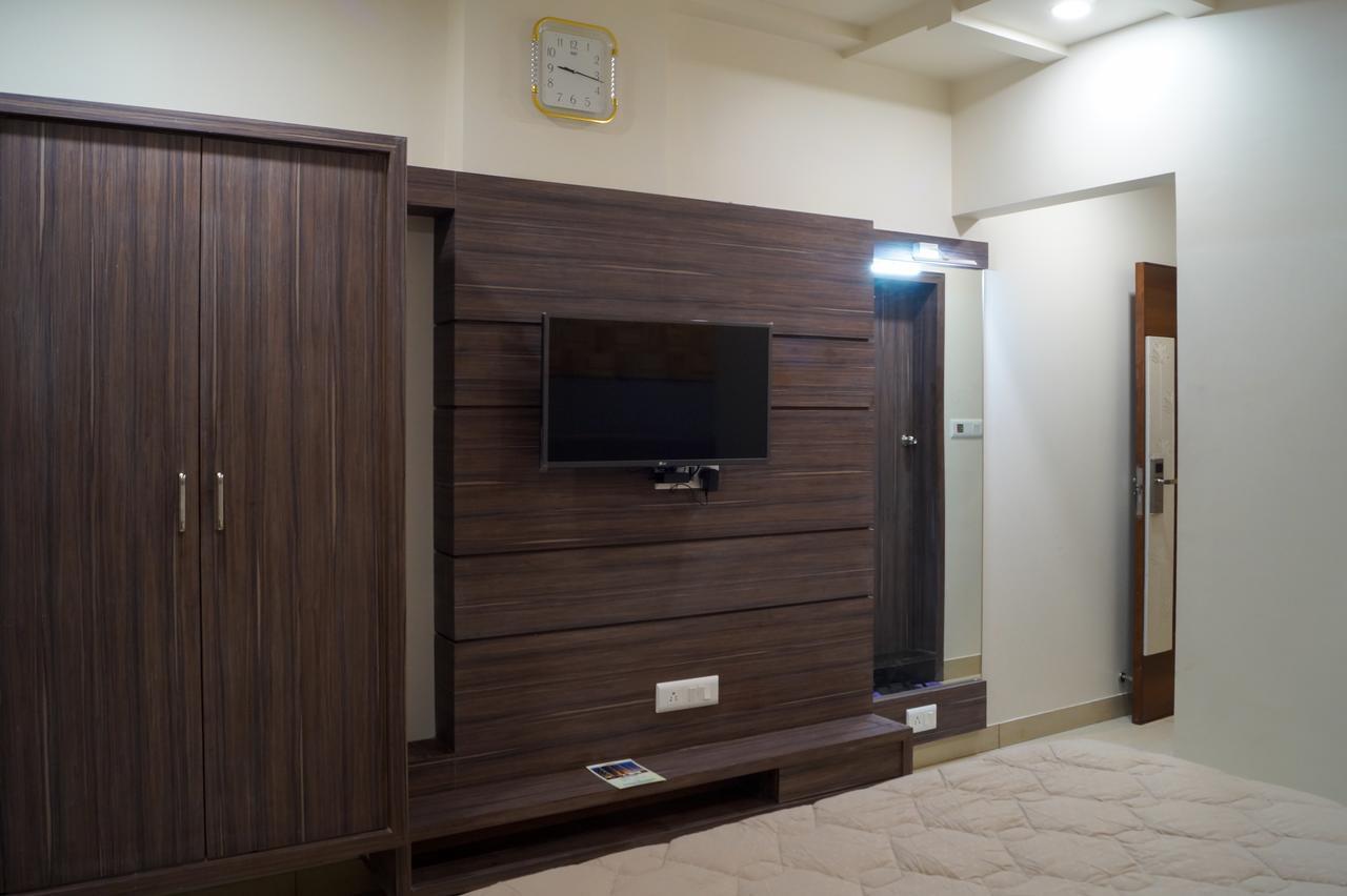 Hotel Midtown Vadodara Eksteriør billede